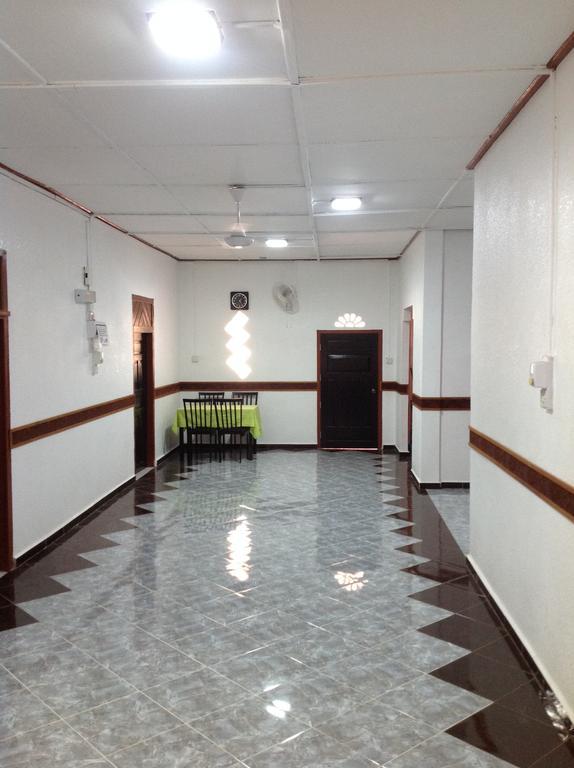 Nur Muslim Homestay At Kota Bharu Exterior photo